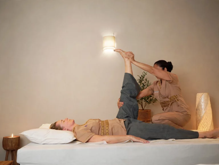 centered_wall_sconce
